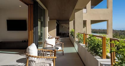 BEACH ACCESS:4 BR +Ocean VIEW+ Pool +Breakf C + Golf Cart+ Gym inside Punta Mita