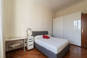 1 chambre, bureau, fer et planche Ă repasser, Wi-Fi