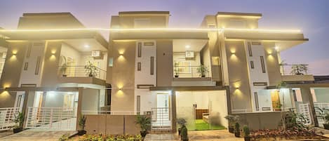 Mặt tiền nơi lưu trú