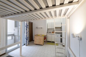 Fridge, microwave, stovetop, toaster