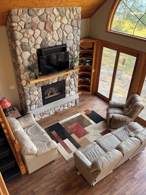 Living area - Lakefront Vacation Home (Rosholt)
