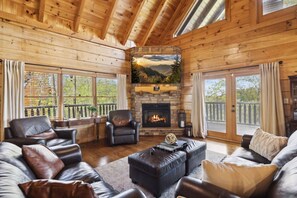 Smart TV, chimenea y videojuegos 