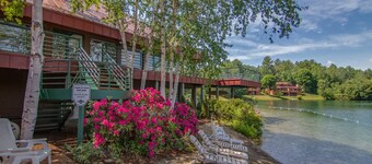 Deer Park-Shuttle-Amenities- Fireplace