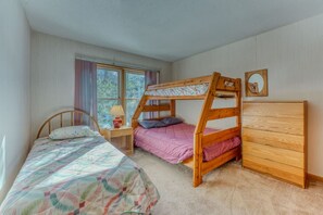 2 bedrooms, WiFi, bed sheets