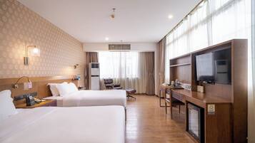 Chambre Luxe avec lits jumeaux, vue ville | Literie de qualité supérieure