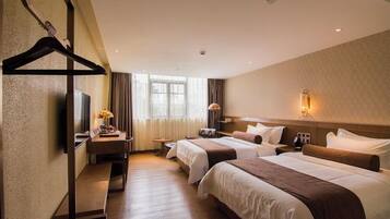 Chambre Supérieure avec lits jumeaux, vue ville | Vue de la chambre