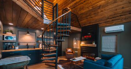 Edinburgh Escape | Hot Tub, Sauana + Fire Pit + Grill