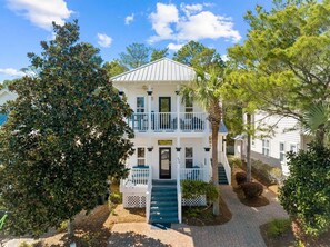 Exterior - Marsh Madness – Your Perfect 30A Beach Escape! Across From Pool (Santa Rosa Beach)