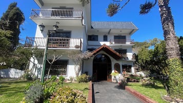 Fachada da propriedade