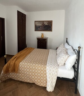 3 bedrooms, free WiFi, bed sheets