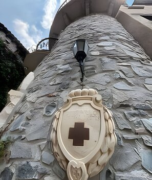 Suite | Exterior detail - Castello di Carlo - Suite Carlo VII (Val'Quirico)