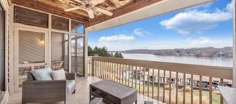 Lake Vibes - Pet Friendly Lakefront Condo!