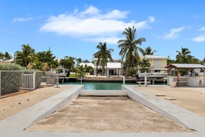 Pool - Beautiful Home in a Great Neighborhood with Ocean Access and Boat Ramp on Property (Islamorada)