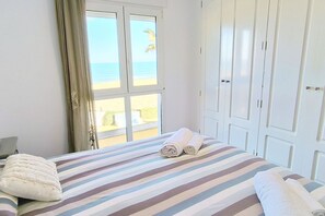 3 makuuhuonetta, silitysrauta/-lauta, Wi-Fi, vuodevaatteet