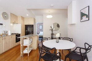 Dining - West End Courtyard Retreat (Fremantle)