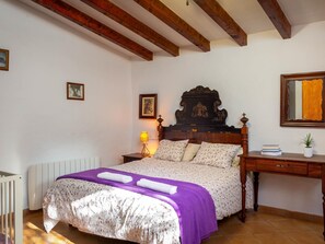 4 bedrooms, iron/ironing board, WiFi, bed sheets - Can Roca - Magnificent rustic finca in Costitx (Costitx)
