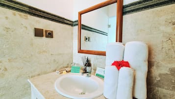 Vila, 1 quarto, piscina particular | Banheiro
