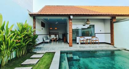 SEJATI VILLAS PETITENGET