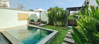SEJATI VILLAS PETITENGET