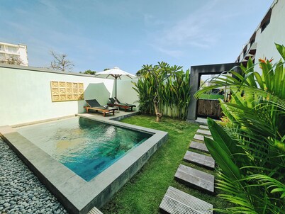 SEJATI VILLAS PETITENGET