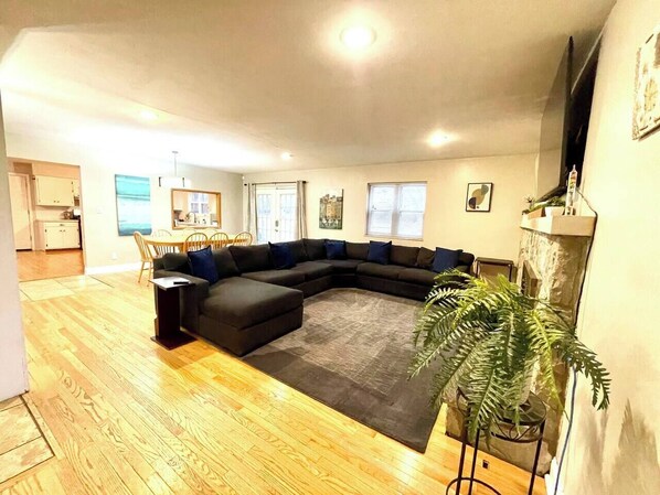 Télévision, cheminée