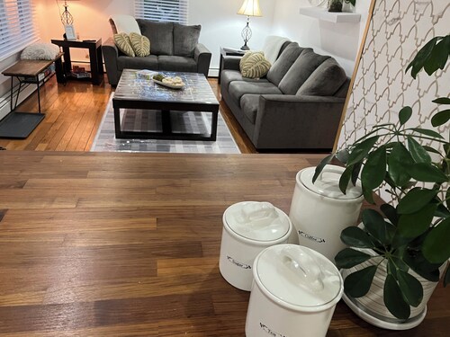  Pause and Reset. 24/7 access.   Include's Entire Home.  Beautiful Outdoors NY