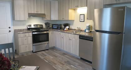 Elite 2-bedroom apartment in Moose Creek with WiFi