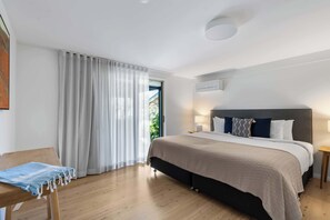 5 bedrooms, iron/ironing board, WiFi, bed sheets - Mollymook Golden Sands (Mollymook Beach)