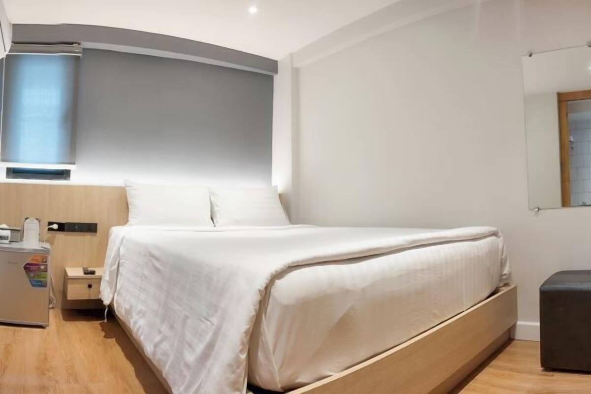 Free minibar, free WiFi