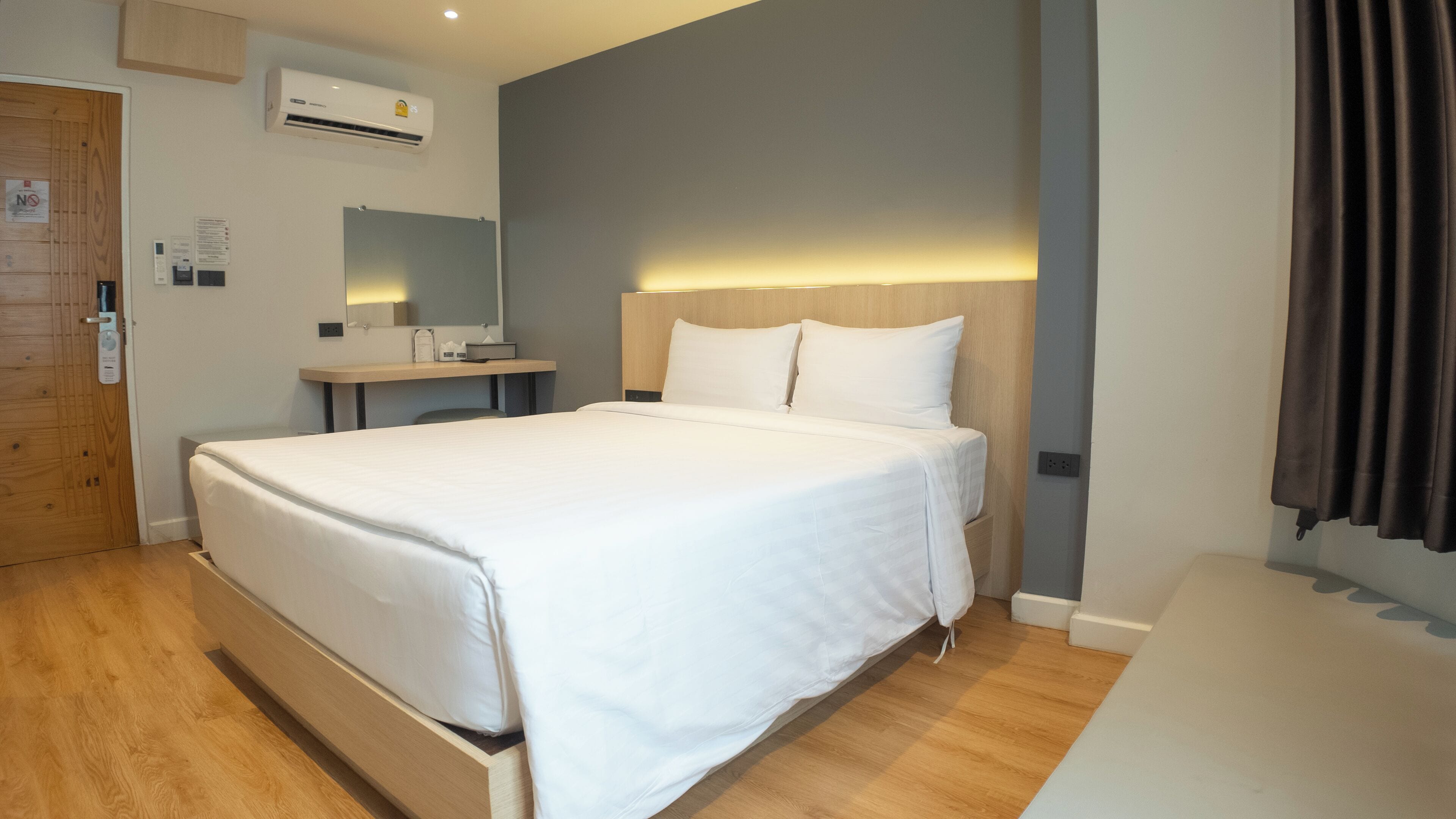 Deluxe Single Room, City View | Free WiFi