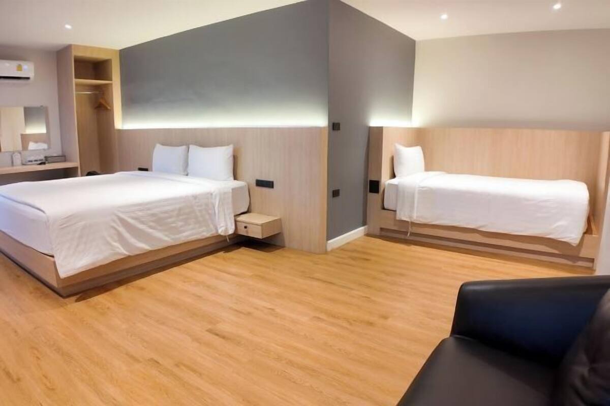Free minibar, free WiFi