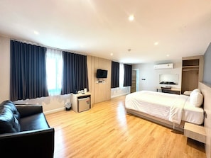 Family Triple Room, City View | Free WiFi - V1 BOUTIQUE HOTEL (Kanchanaburi)