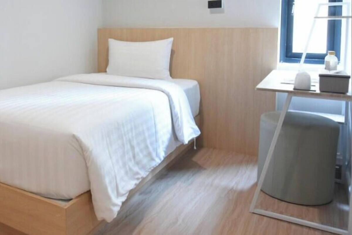 Economy Studio, 1 Single Bed, Non Smoking | Free WiFi