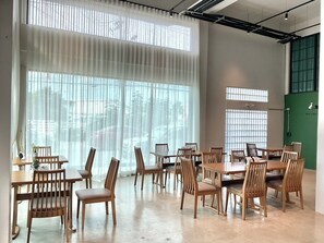 Living area - V1 BOUTIQUE HOTEL (Kanchanaburi)