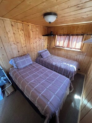 6 bedrooms, iron/ironing board, free WiFi, bed sheets