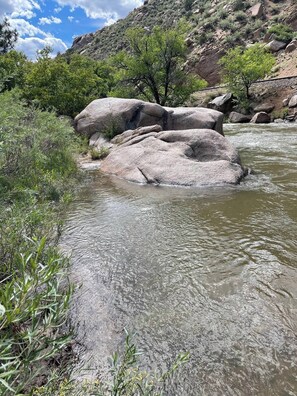 Arkansas River - Secluded Colorado Ranch on 140 Acres Near Salida (Cotopaxi)