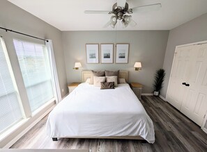 2 bedrooms, free WiFi, bed sheets - Coastal Home with Neighborhood Fishing Pier (Kemah)