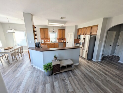  Coastal Home with Neighborhood Fishing Pier