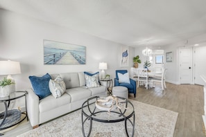 Smart TV, computer monitors - 🌅 Top-Floor Ocean View 1BR | Updated | Private Balcony & Beachfront Pool (New Smyrna Beach)