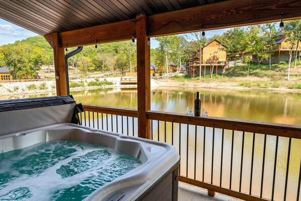 Outdoor spa tub