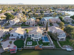 Exterior - Family Fun Lakefront, Htd Pool, Spa, Putt Green, Kayaks, Covered Patio w/TV, Indoor Games (Gilbert)