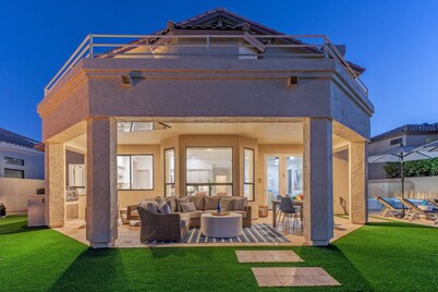 Family Fun Lakefront, Htd Pool, Spa, Putt Green, Kayaks, Covered Patio w/TV, Indoor Games