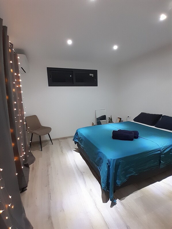 3 bedrooms, iron/ironing board, bed sheets