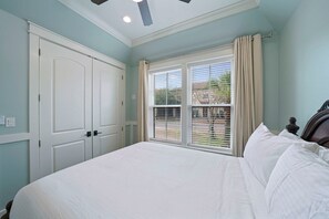 4 bedrooms, free WiFi, bed sheets