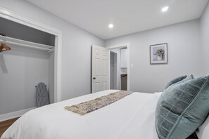 2 bedrooms, iron/ironing board, free WiFi, bed sheets