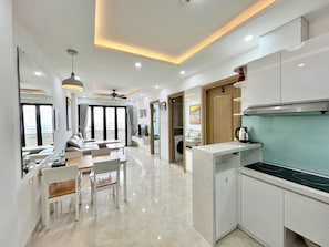 Family Apartment, 1 Bedroom, Kitchen, Beach View | Living area