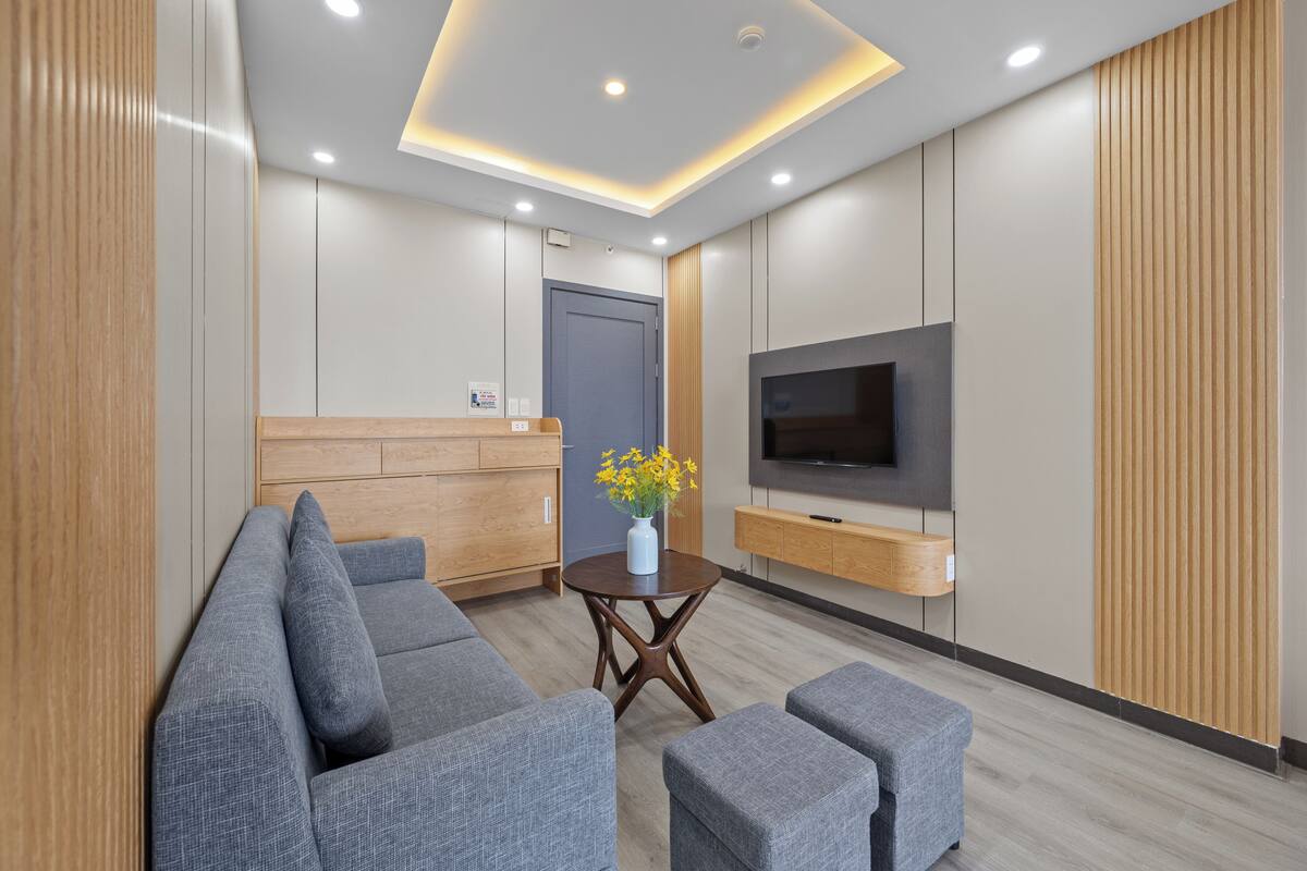 Family Apartment, 2 Bedrooms, Kitchen, Beach View | Living area