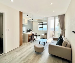 Family Apartment, 1 Bedroom, Kitchen, City View | Living area