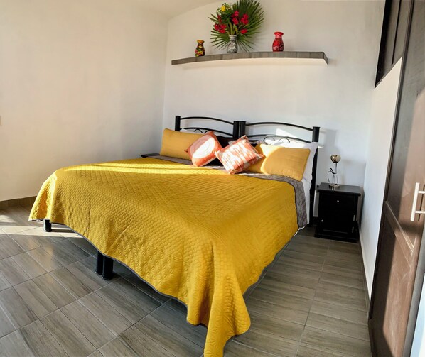 1 bedroom, iron/ironing board, WiFi, bed sheets