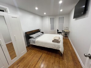 1 habitación, escritorio, tabla de planchar con plancha y wifi gratis 